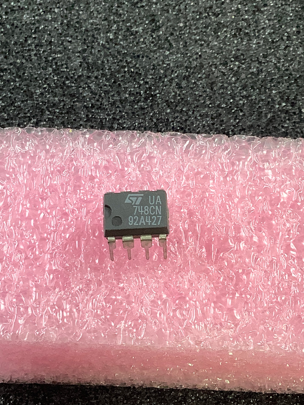 UA748CN - ST - PRECISION SINGLE OPERATIONAL AMPLIFIER
