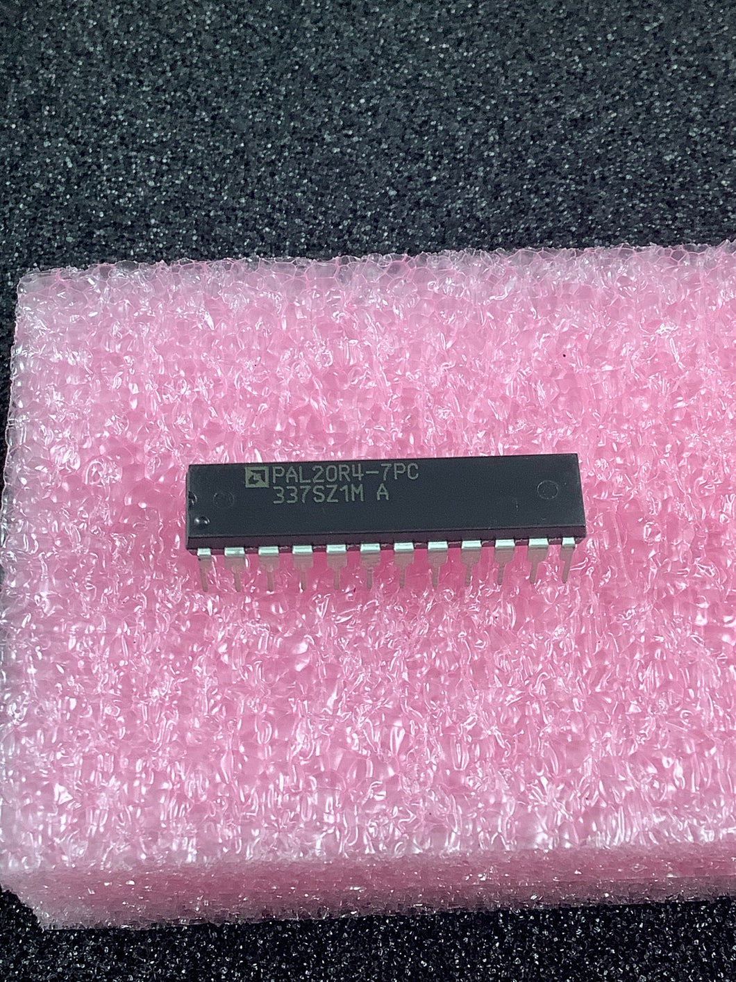 PAL20R4-7PC - AMD - Programmable Logic Device (PLD)