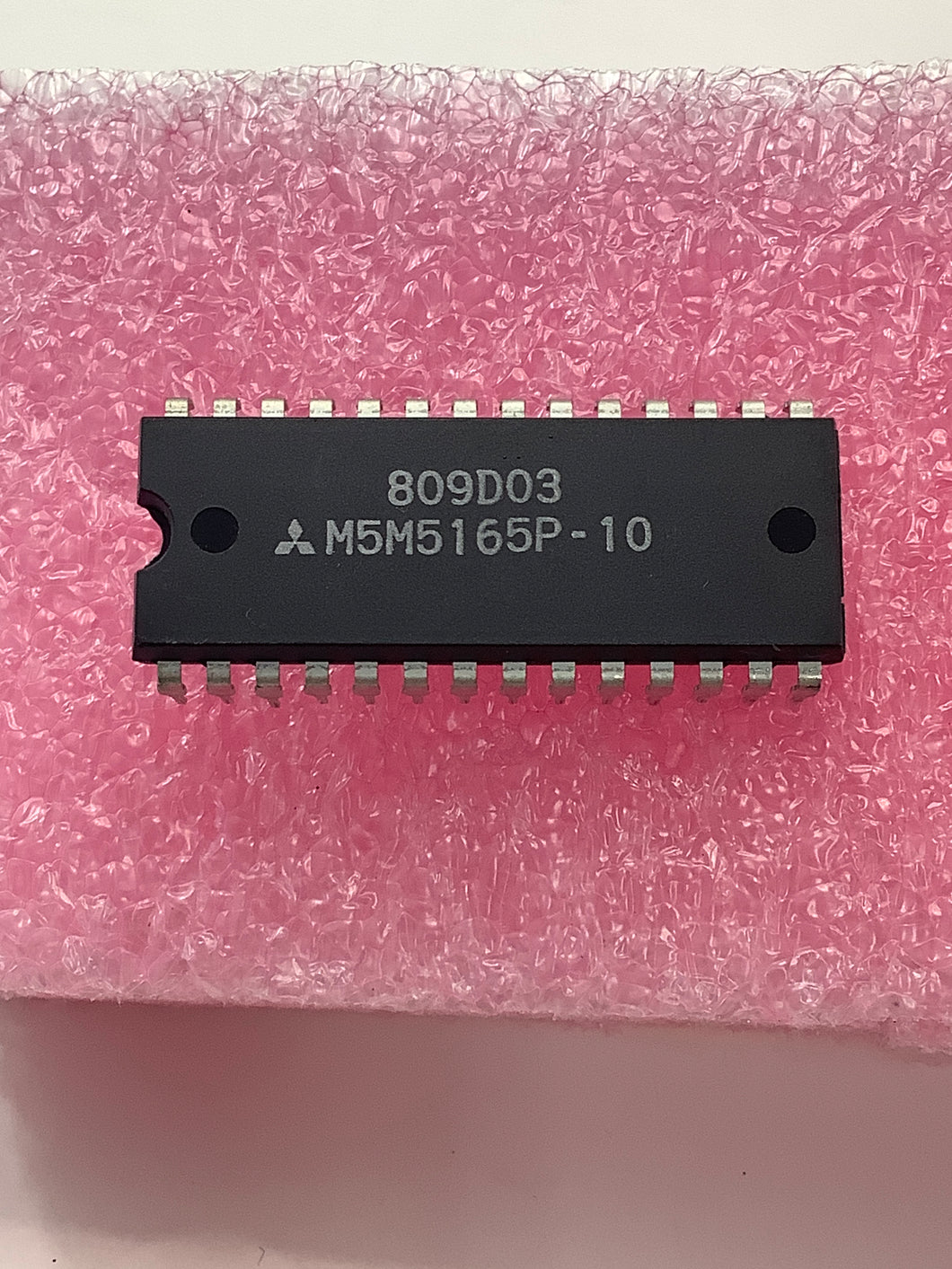 M5M5165P-10 - MITSUBISHI - 65536-BIT (8192-WORD BY 8-BIT) CMOS STATIC RAM.