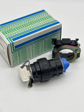 Load image into Gallery viewer, RM200-0 - ALCOSWITCH - 2 POSITION SELECTORSWITCH/KEYLOCK MAINTAINED, Contact blocks not supplied,
