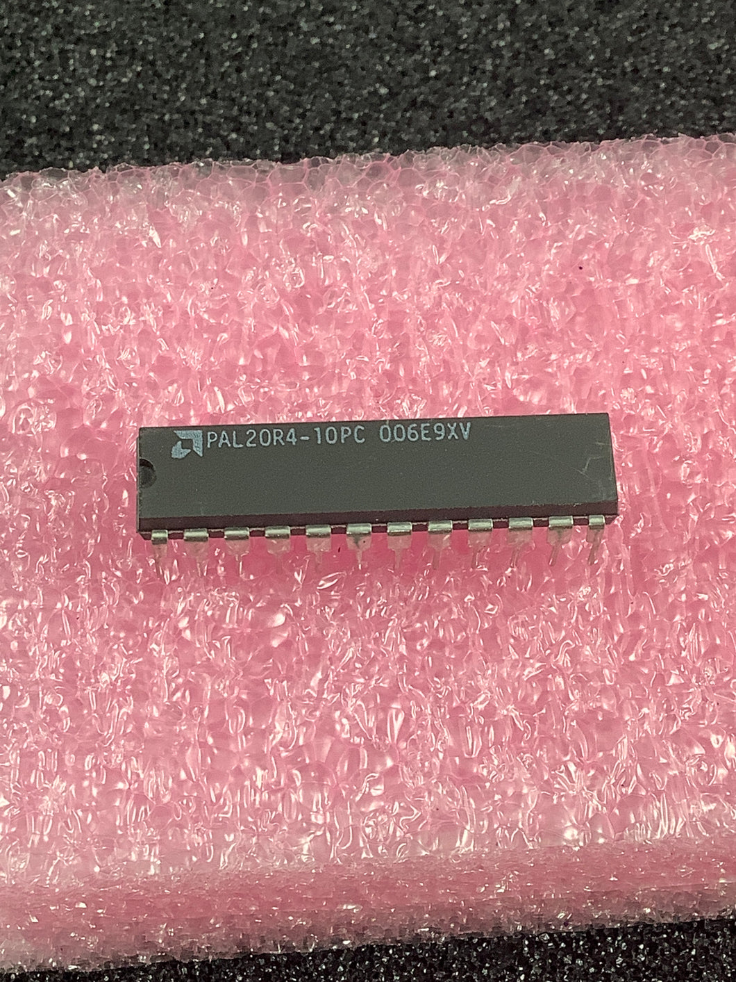 PAL20R4-10PC - AMD - Programmable Logic Device (PLD)