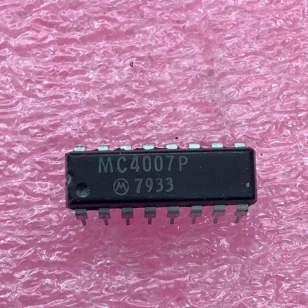 MC4007P - MOTOROLA - 4-Line Digital Demultiplexer