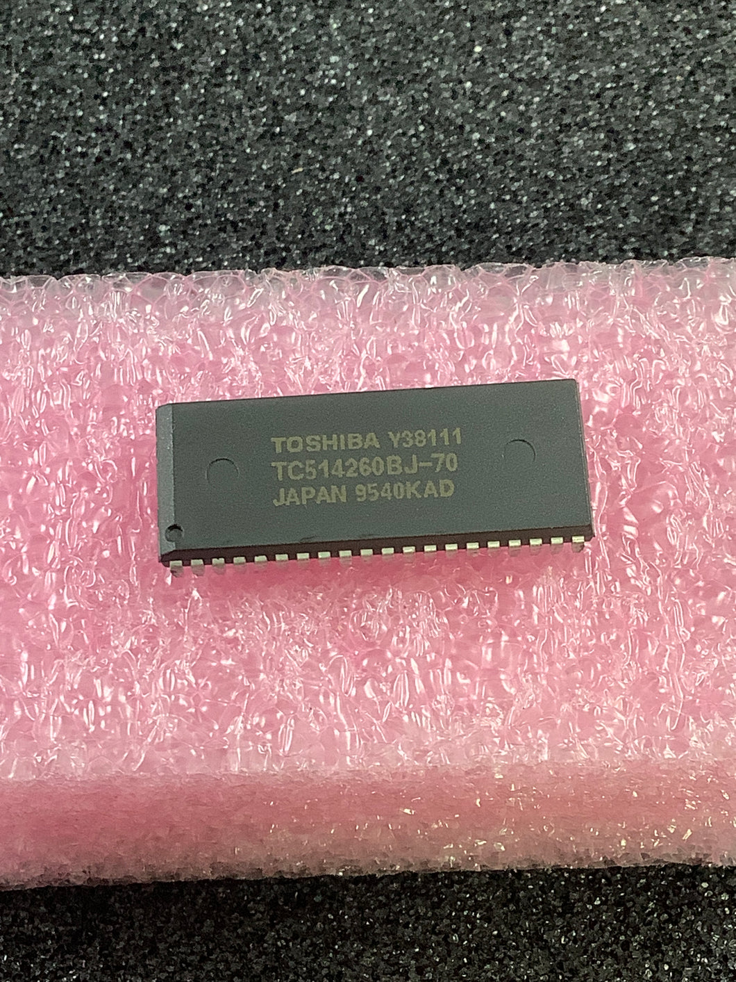 TC514260BJ-70 - TOSHIBA - 262144 WORD X 16 BIT DYNAMIC RAM