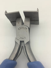 Load image into Gallery viewer, Q-1228-84 - EXCELTA - 84 PIN Pliers, IC Insertion-Extraction TOOL 1.25" Wide Head
