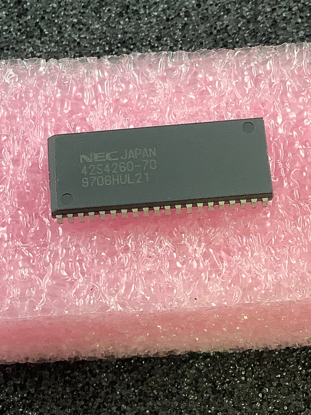 UPD42S4260-70 - NEC - Fast Page DRAM, 256KX16, 70ns