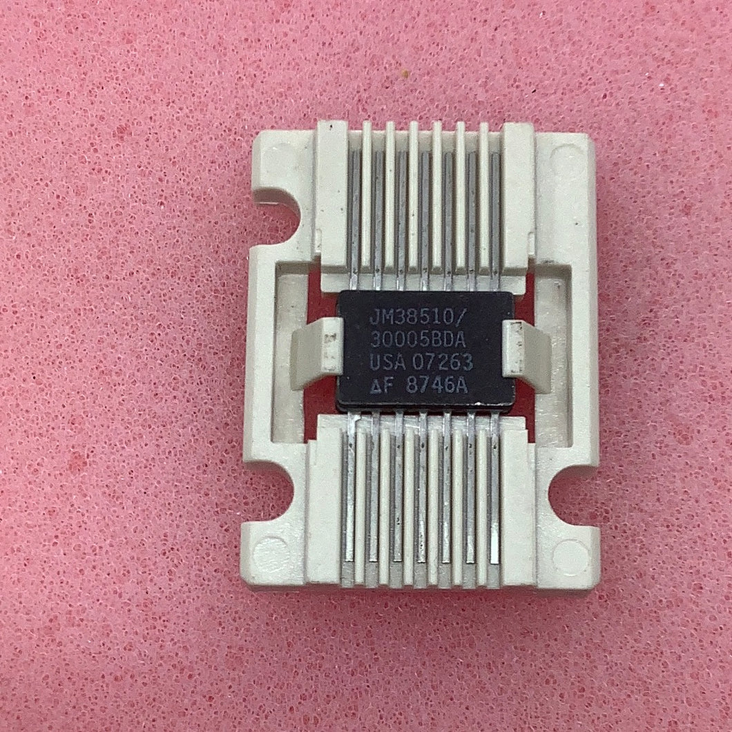 JM38510/30005BDA - FAIRCHILD - Military High-Reliability Integrated Circuit, Commercial Number 54LS10