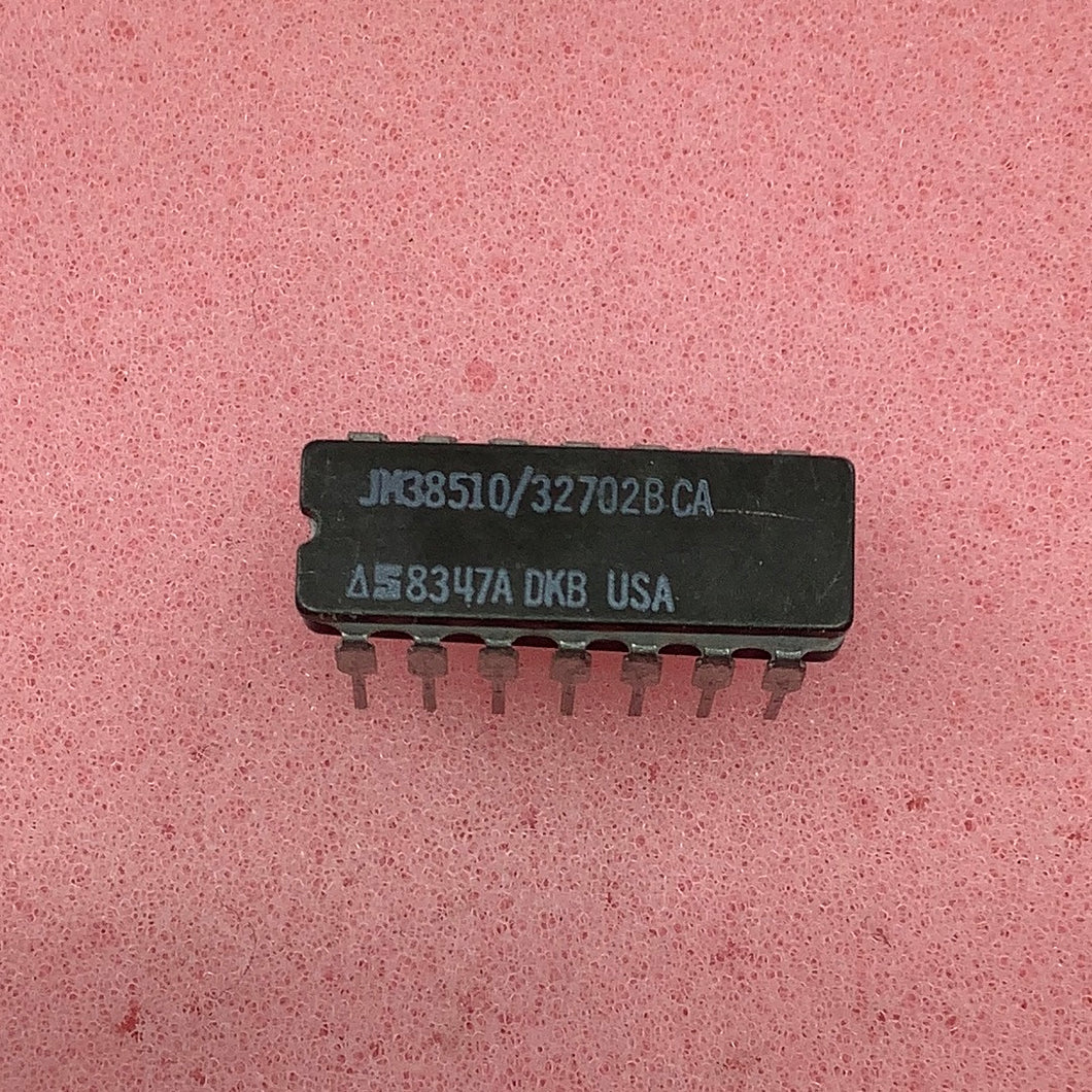 JM38510/32702BCA - Signetics - Military High-Reliability Integrated Circuit, Commercial Number 54LS393