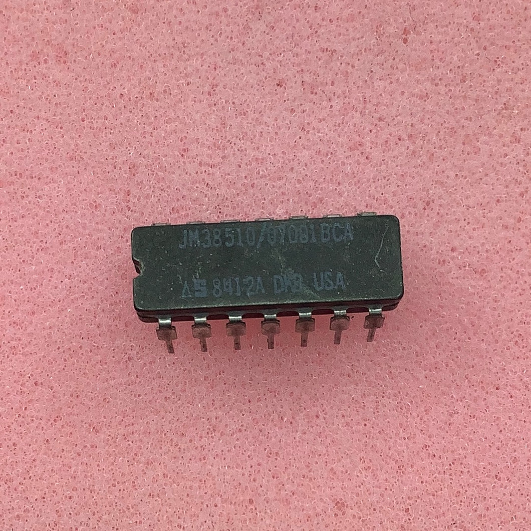 JM38510/07001BCA - S - Signetics - Military High-Reliability Integrated Circuit, Commercial Number 54S00
