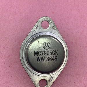 MC7905CK - WW - MOTOROLA  ((-))5.0V 1.0A Negative Voltage Regulator