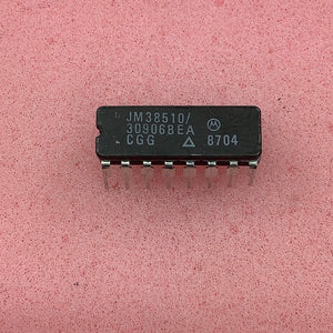 JM38510/30906BEA - Motorola - Military High-Reliability Integrated Circuit, Commercial Number 54LS257