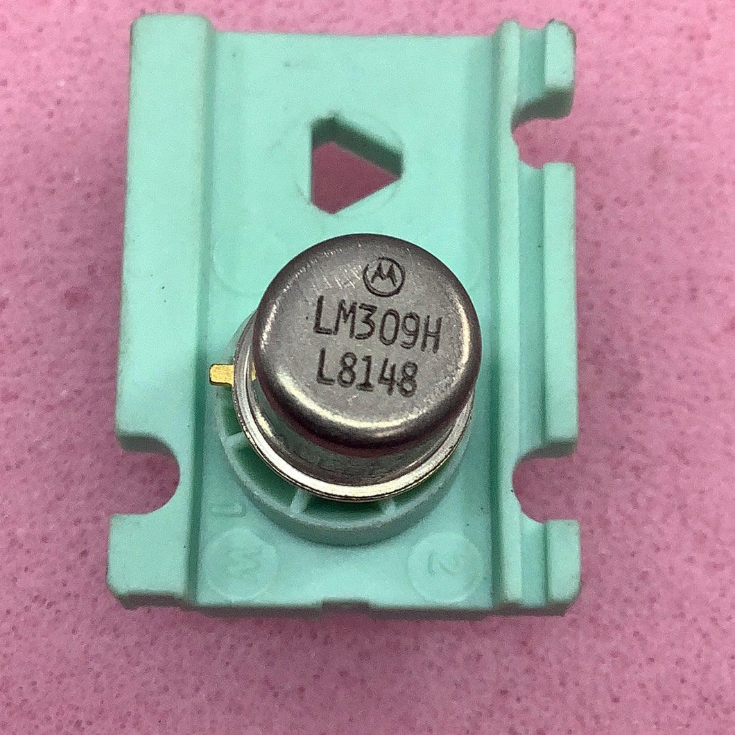 LM309H - MOTOROLA - MOTOROLA - 5.0V 1.0A  Positive Voltage Regulator