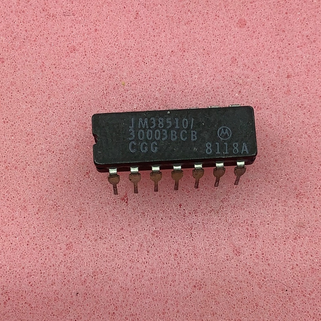 JM38510/30003BCB - Motorola - Military High-Reliability Integrated Circuit, Commercial Number 54LS04