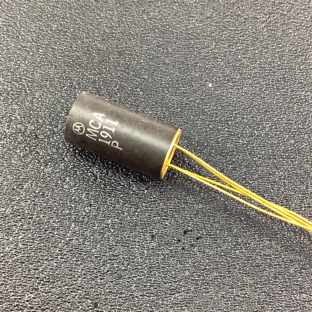 MCA1911P - MOTOROLA - REFERANCE AMPLIFIER TRANSISTOR